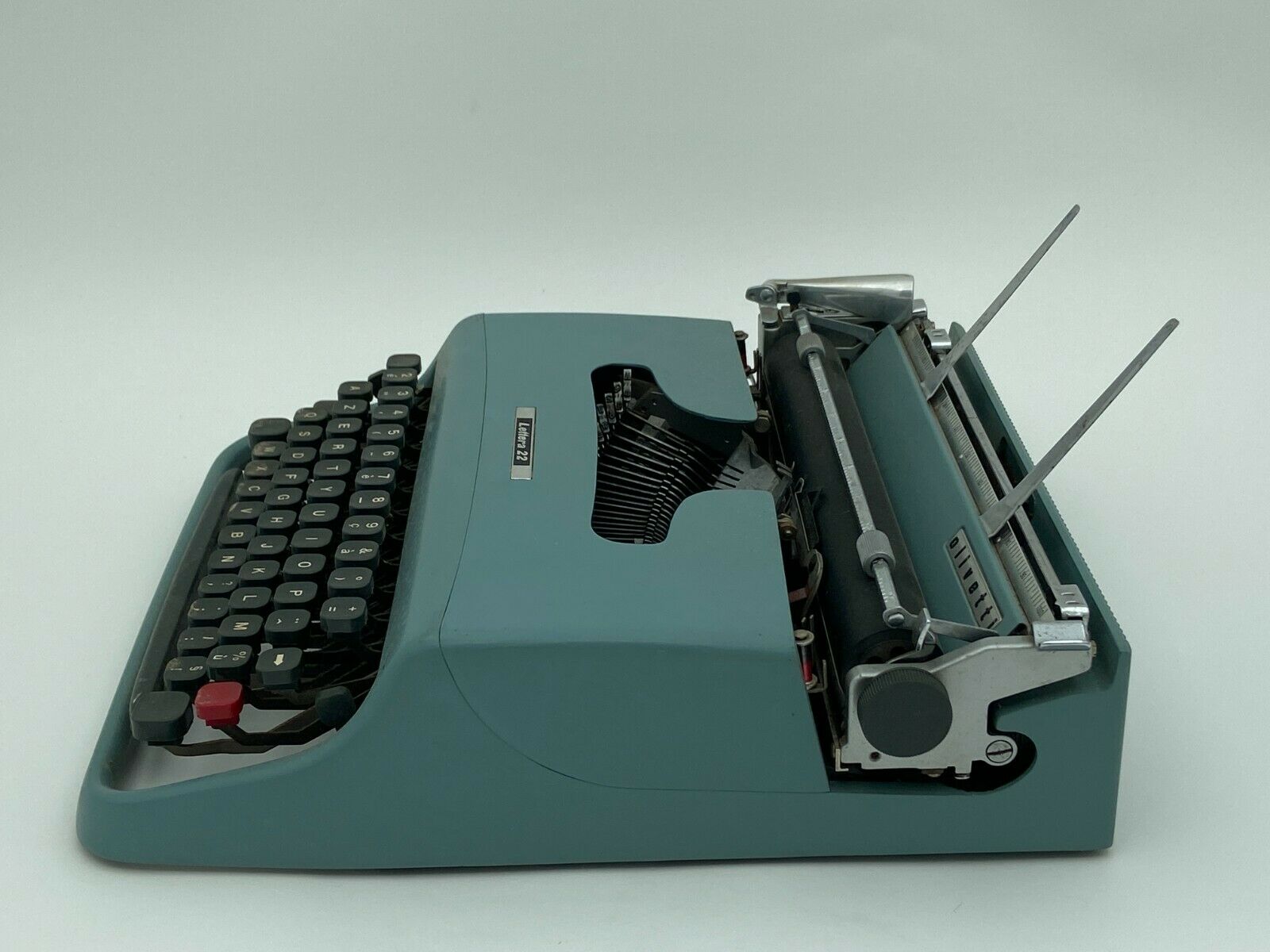Machine a ecrire portative olivetti lettera 22 6 111 housse 1950 vintage