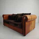 Canapé 2,5 places de luxe en peau de mouton faite à la main – par Lounge Atelier