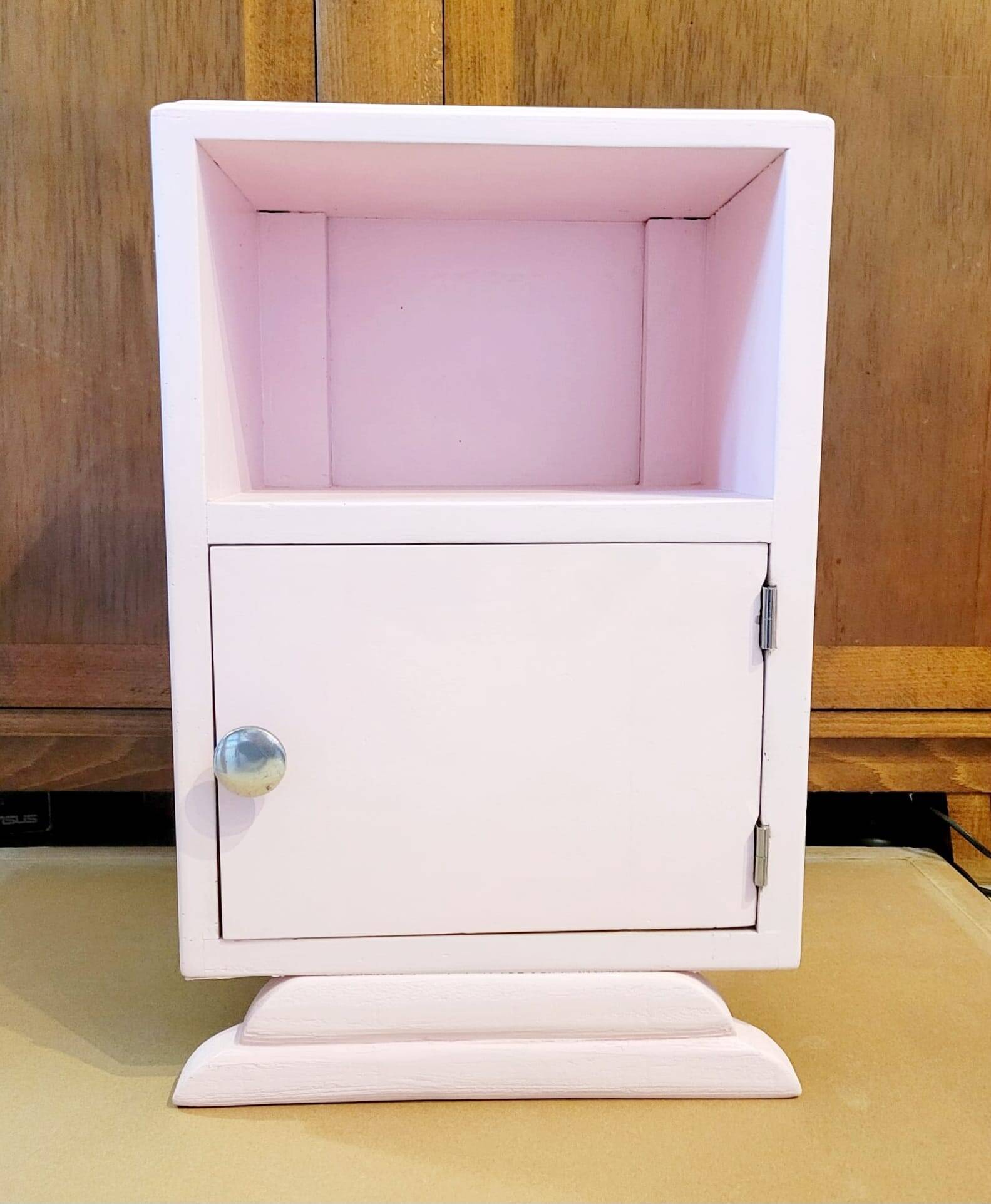 Petit chevet art déco rose