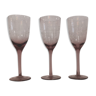 3 purple crystal flutes with finely engraved patterns year 70