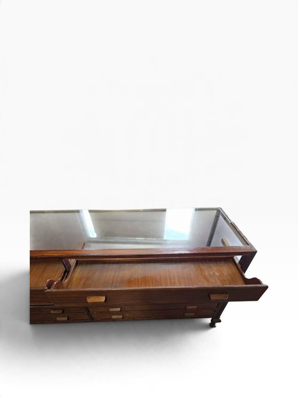 Comptoir de magasin/vitrine/présentoir vintage en bois