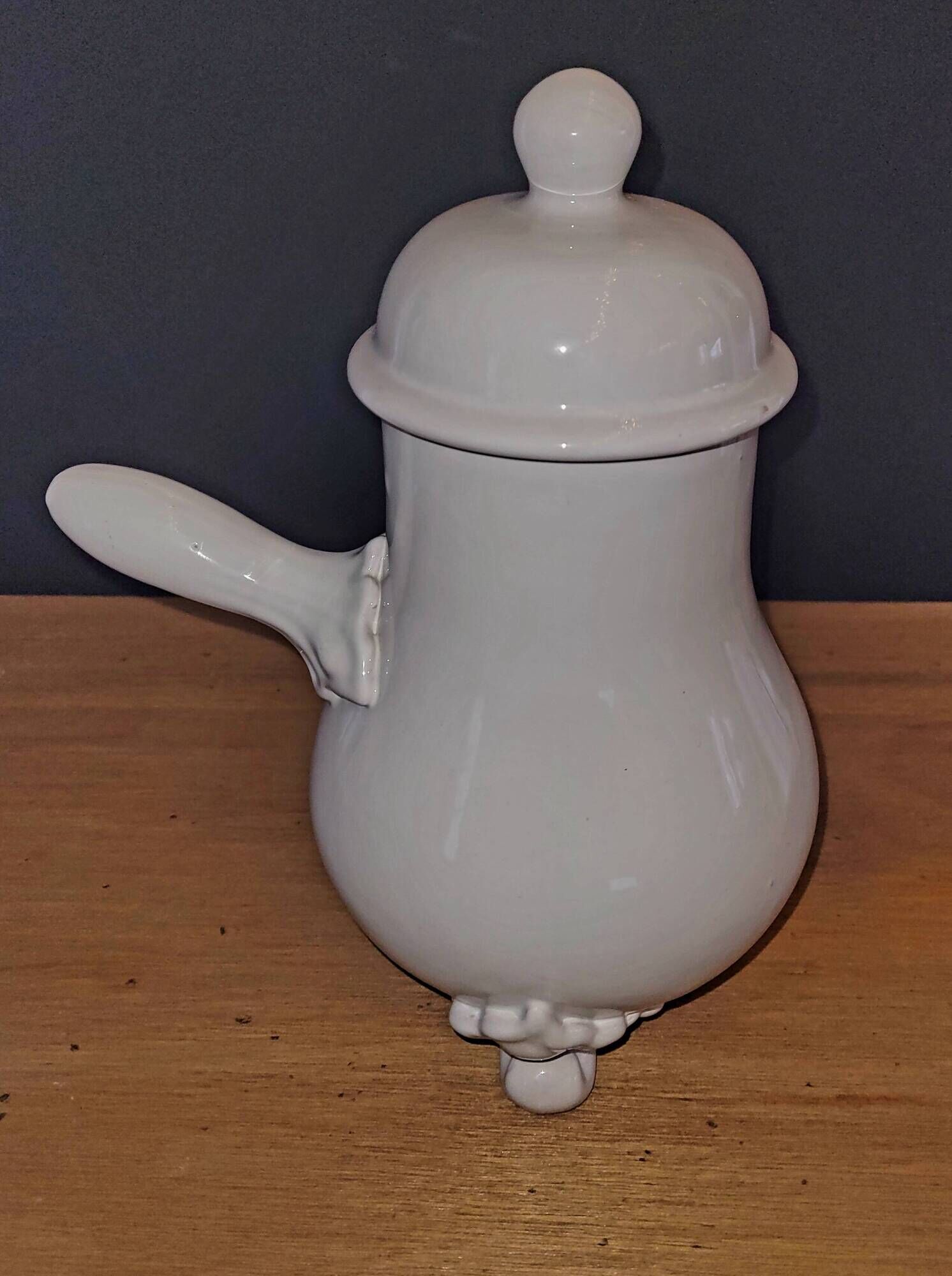 Chocolate pouring pot in white glazed terracotta Lallier Moustiers