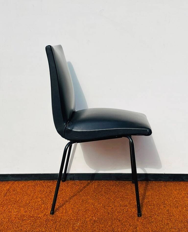 Pair of 'Robert' chairs by Pierre Guariche for Meurop