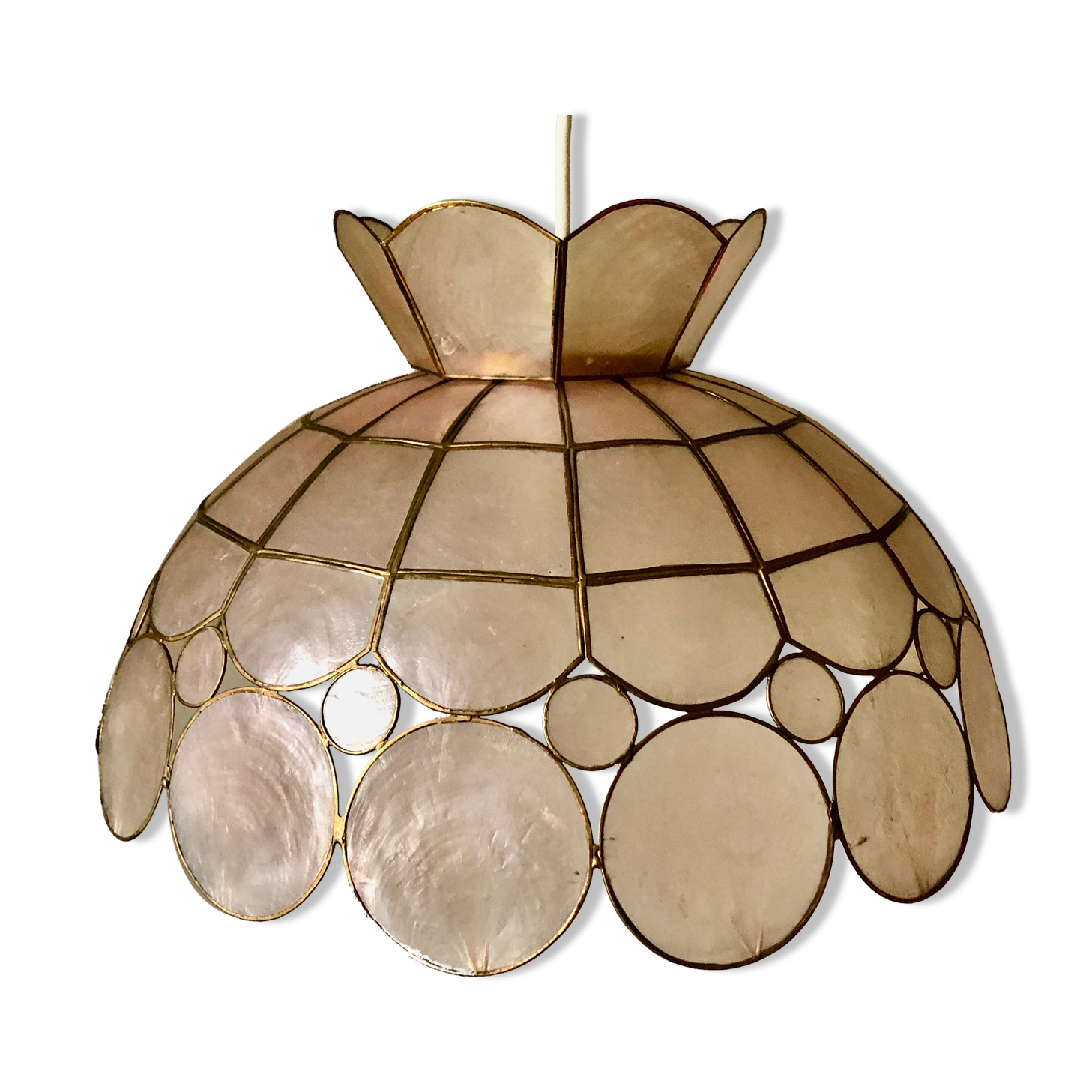 Suspension in pink mother-of-pearl and brass