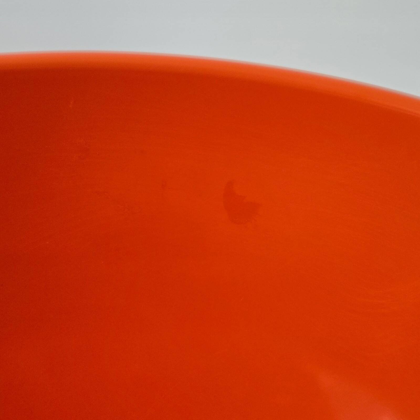 Vintage 1970 salad bowl in orange plastic 70s space age on removable base