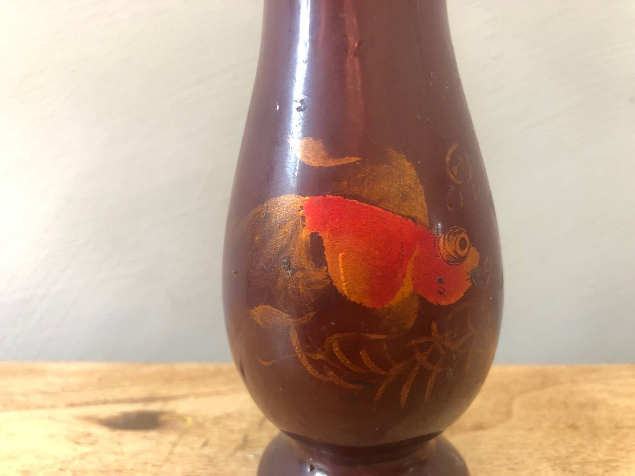 Lacquered wooden vase, Vietnam, 20th century.