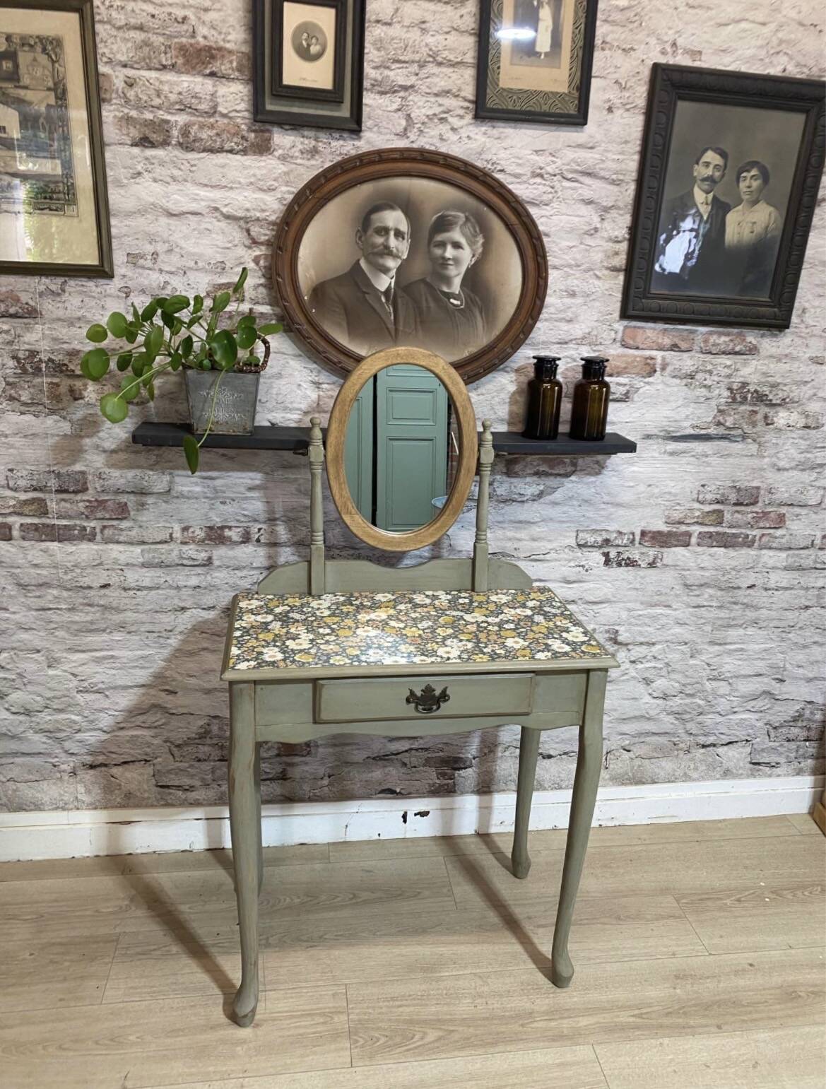 Ancienne coiffeuse de princesse