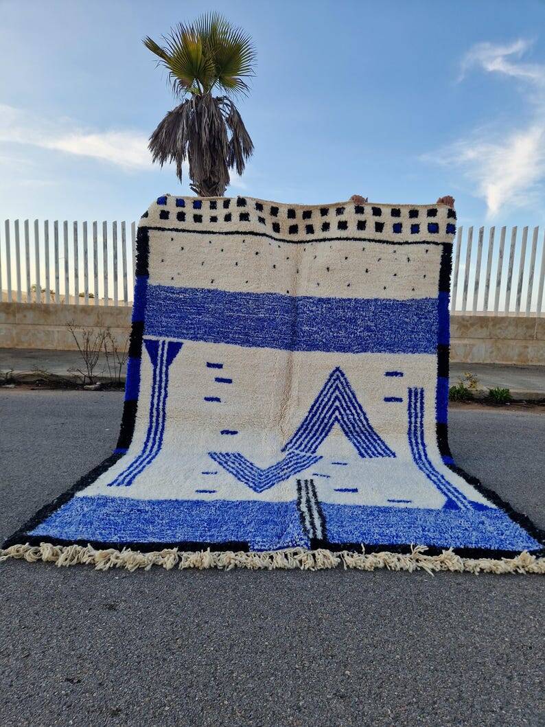 Handmade pure wool Berber rug, size 2/3 m.