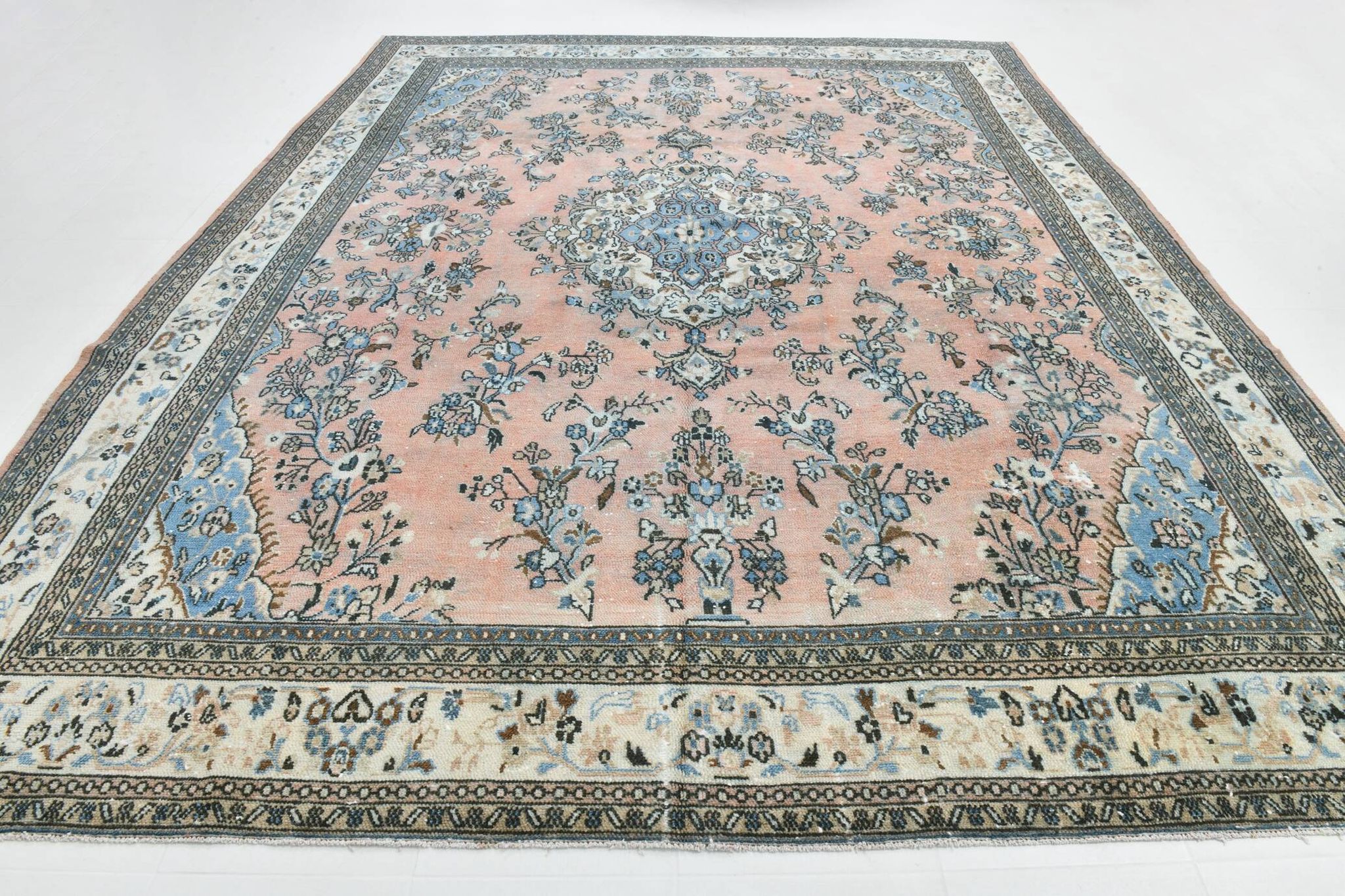 Tapis persan classique bleu et saumon, 318x410 cm