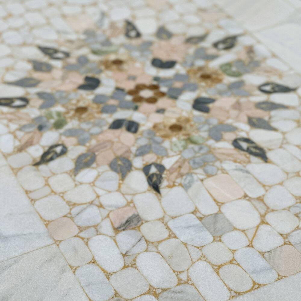 Large Italian pietra dura marble mosaic coffee table, floral inlay, Carrara marble