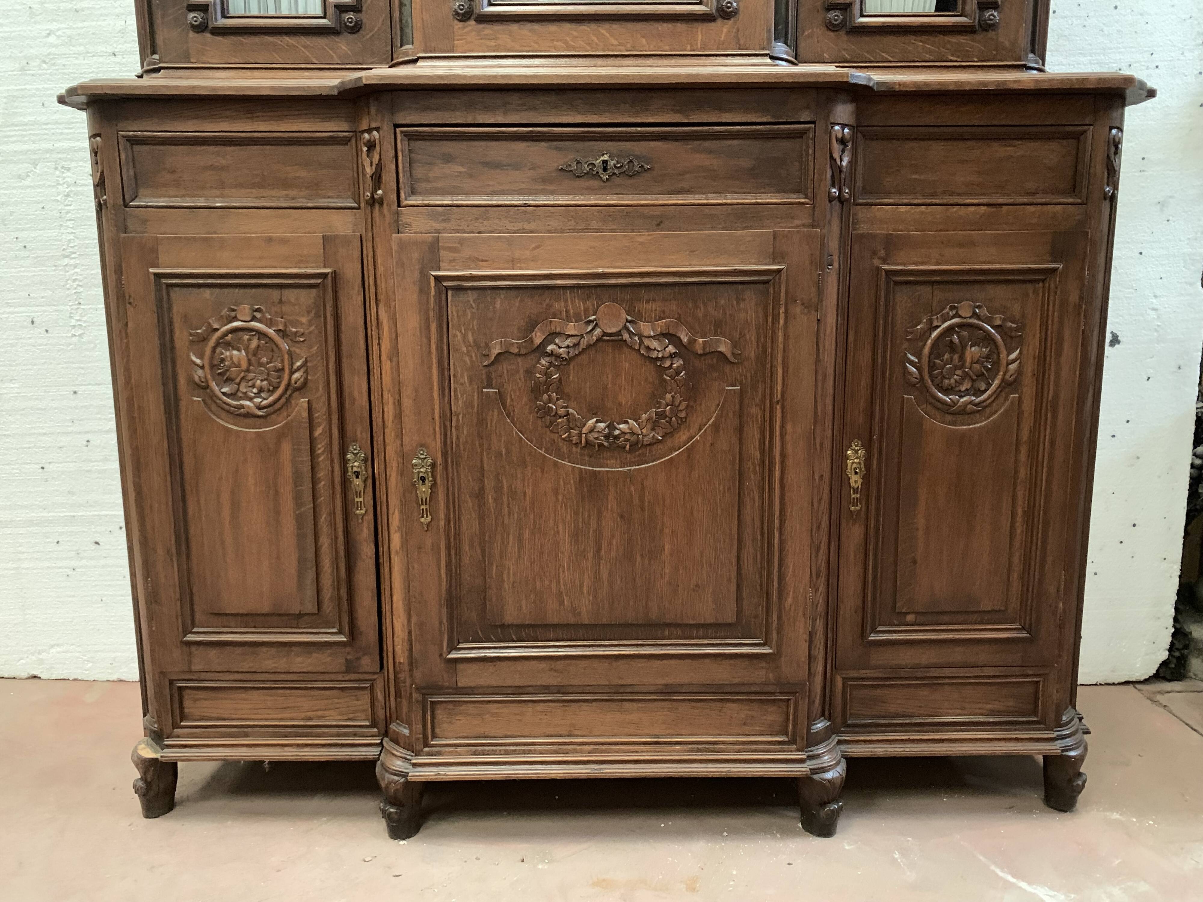 Buffet Liégeois in two bodies Chene massive patinated XX century