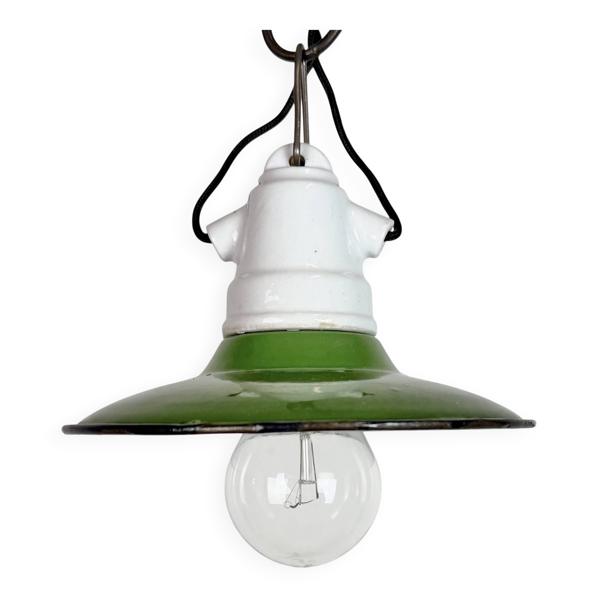 Suspension industrielle en émail vert, années 1950
