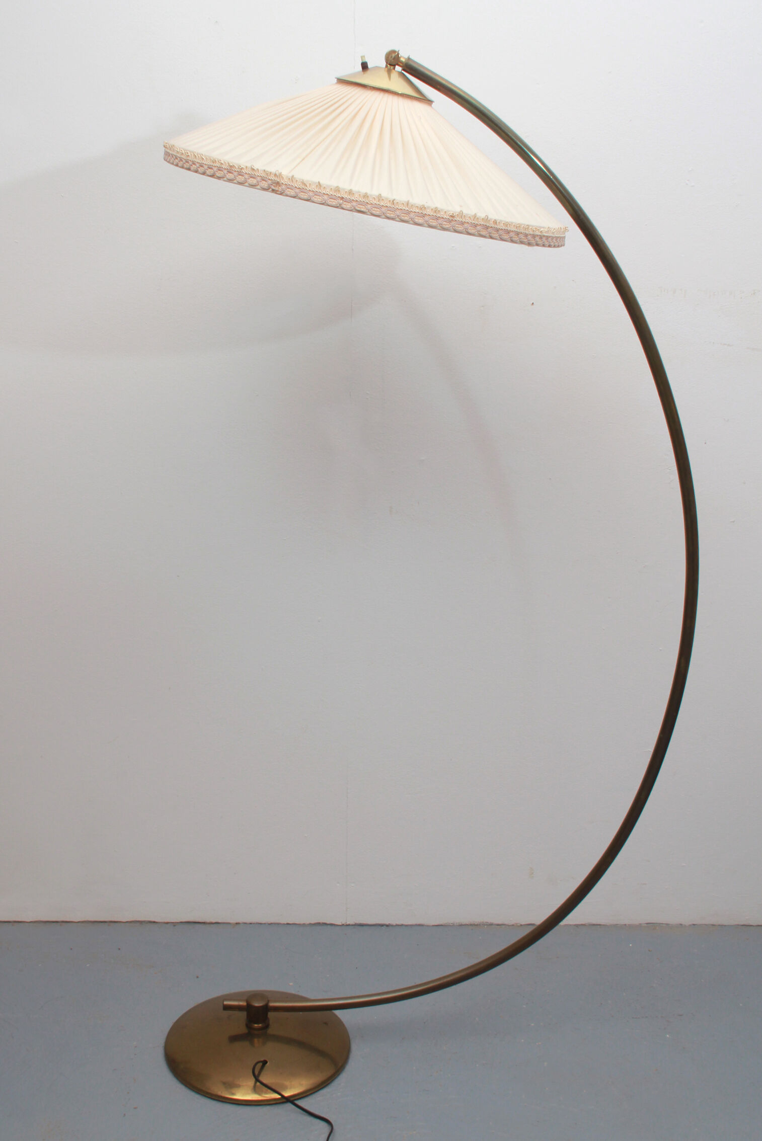 1950s floor lamp in brass with plisée lampshade