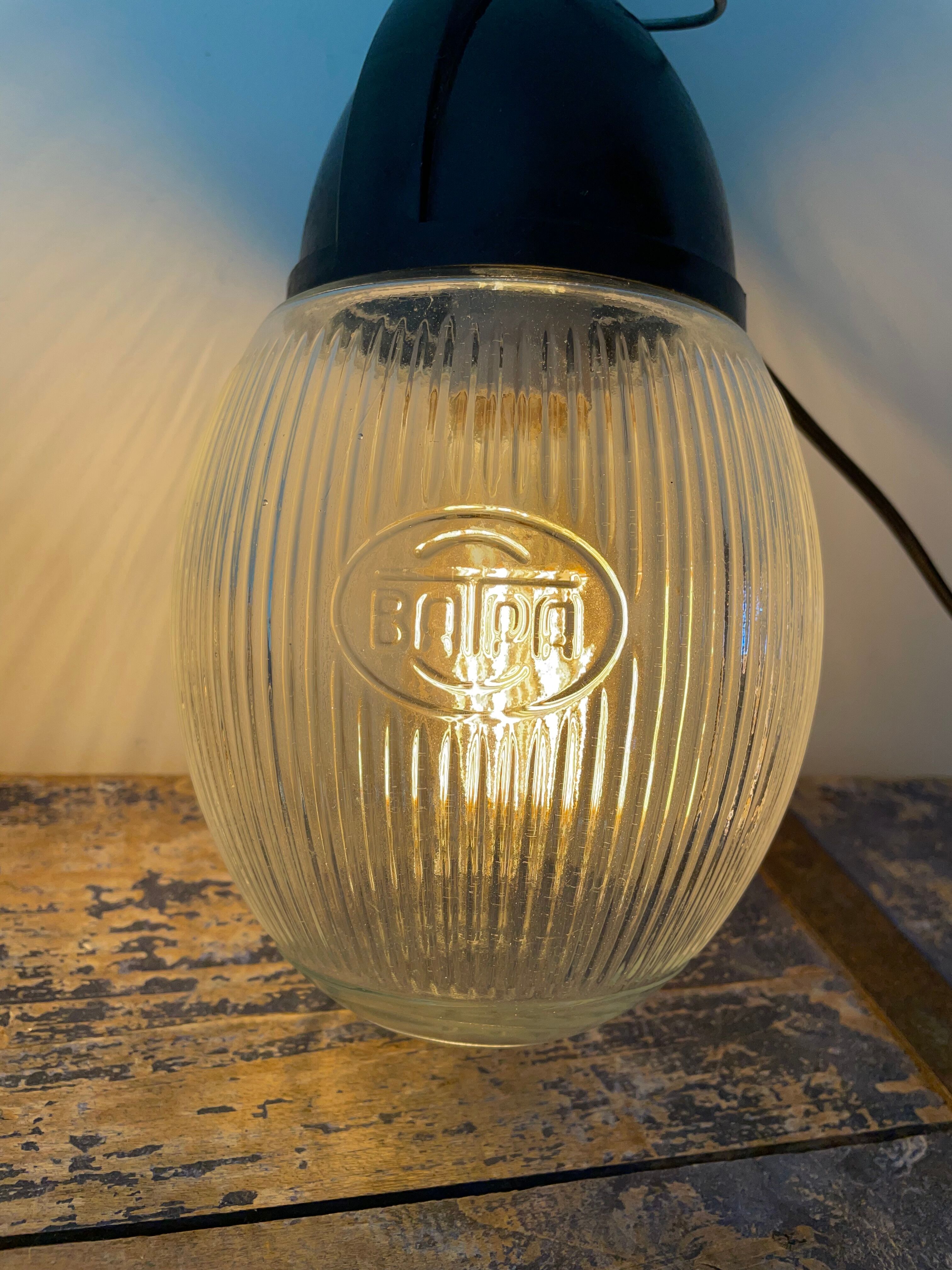 Lampe baladeuse industrielle globe vintage électrifiée à neuf