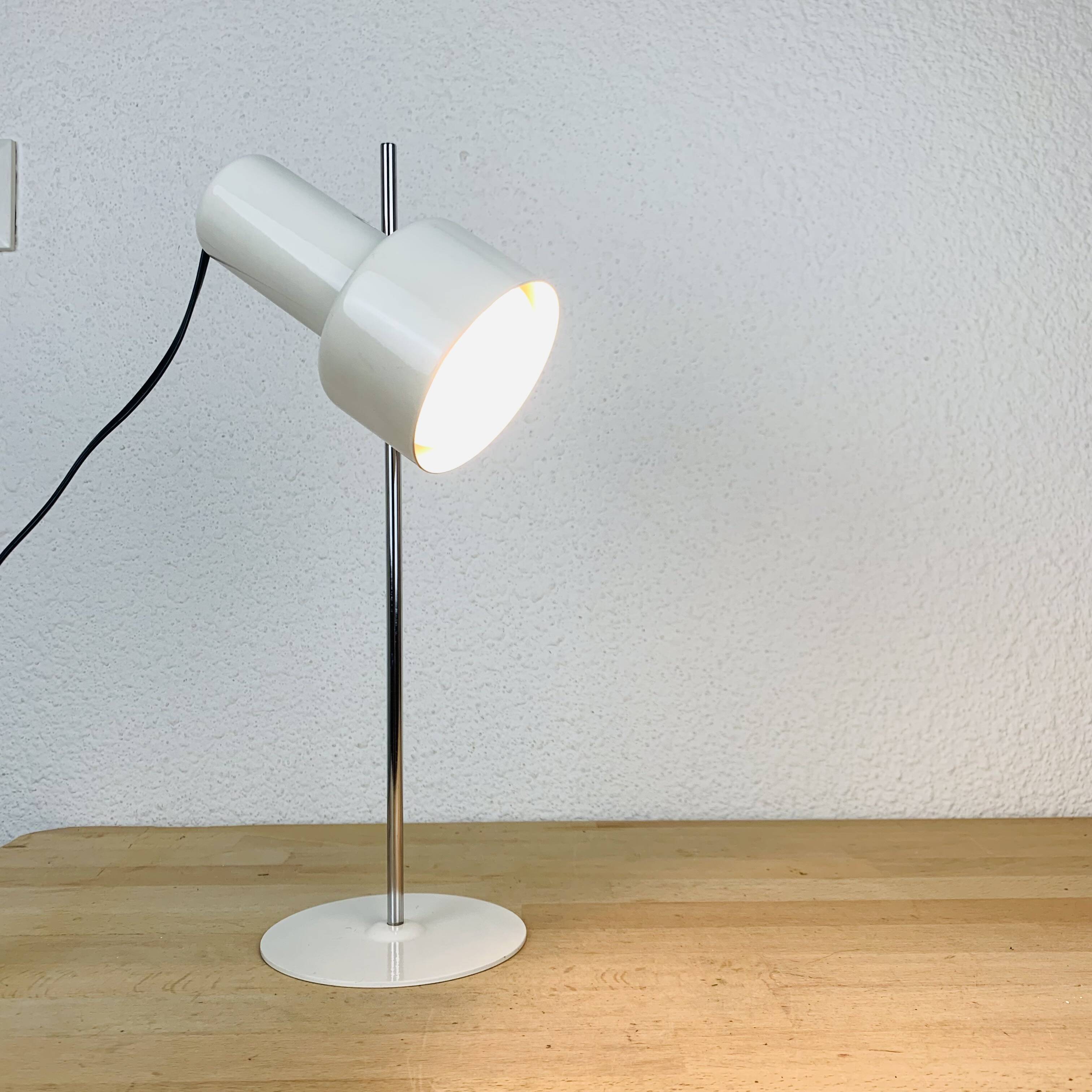 Lampe spot blanche et tige chromée, vintage