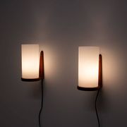 Paire de appliques en teck et acrylique par Luxus, Suède