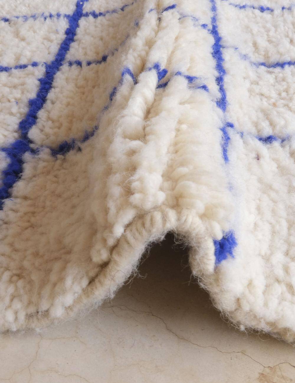 Contemporary Blue Rug - 264 x 180 cm