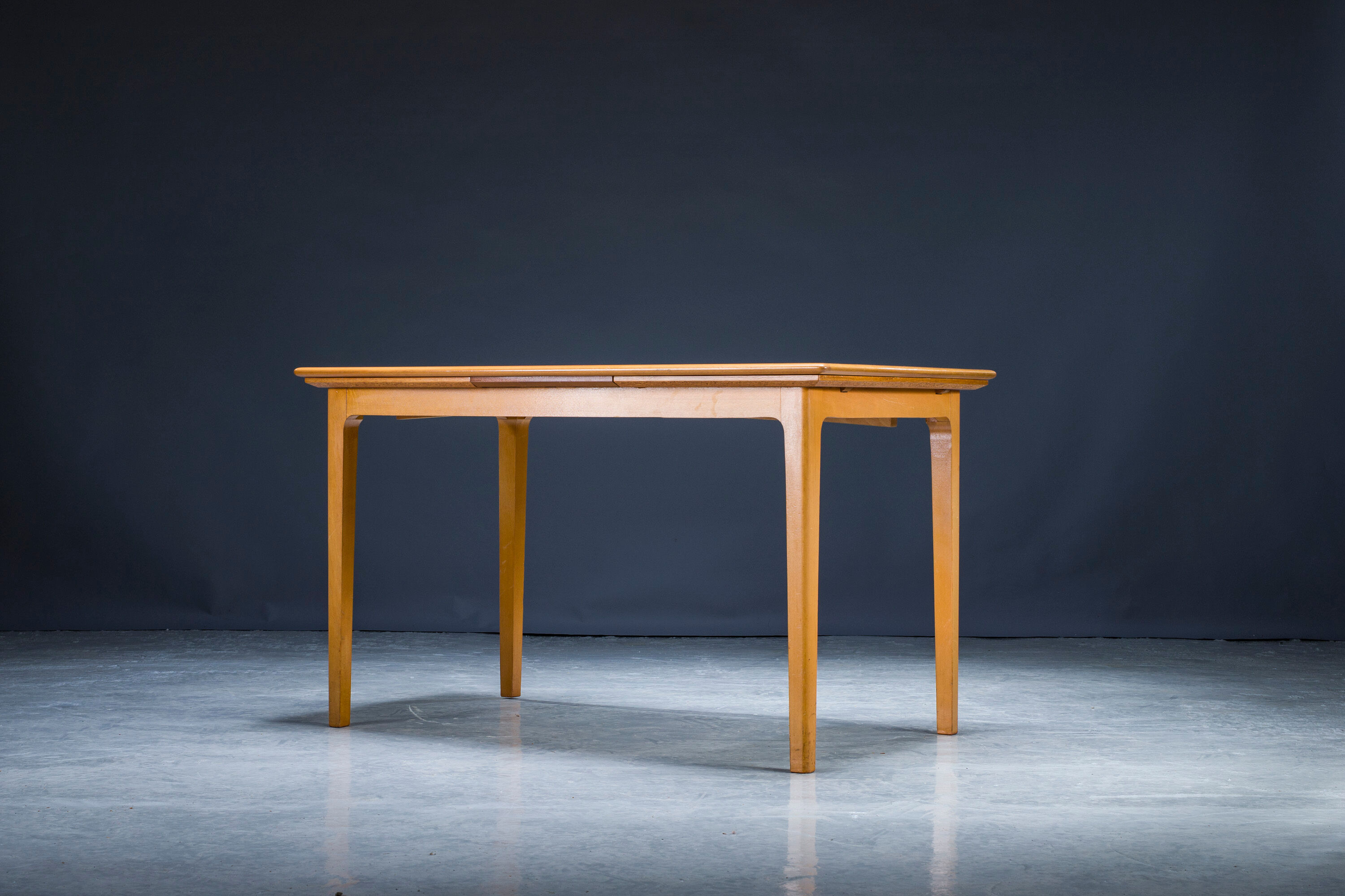 Extendable teak dinner table, 1960