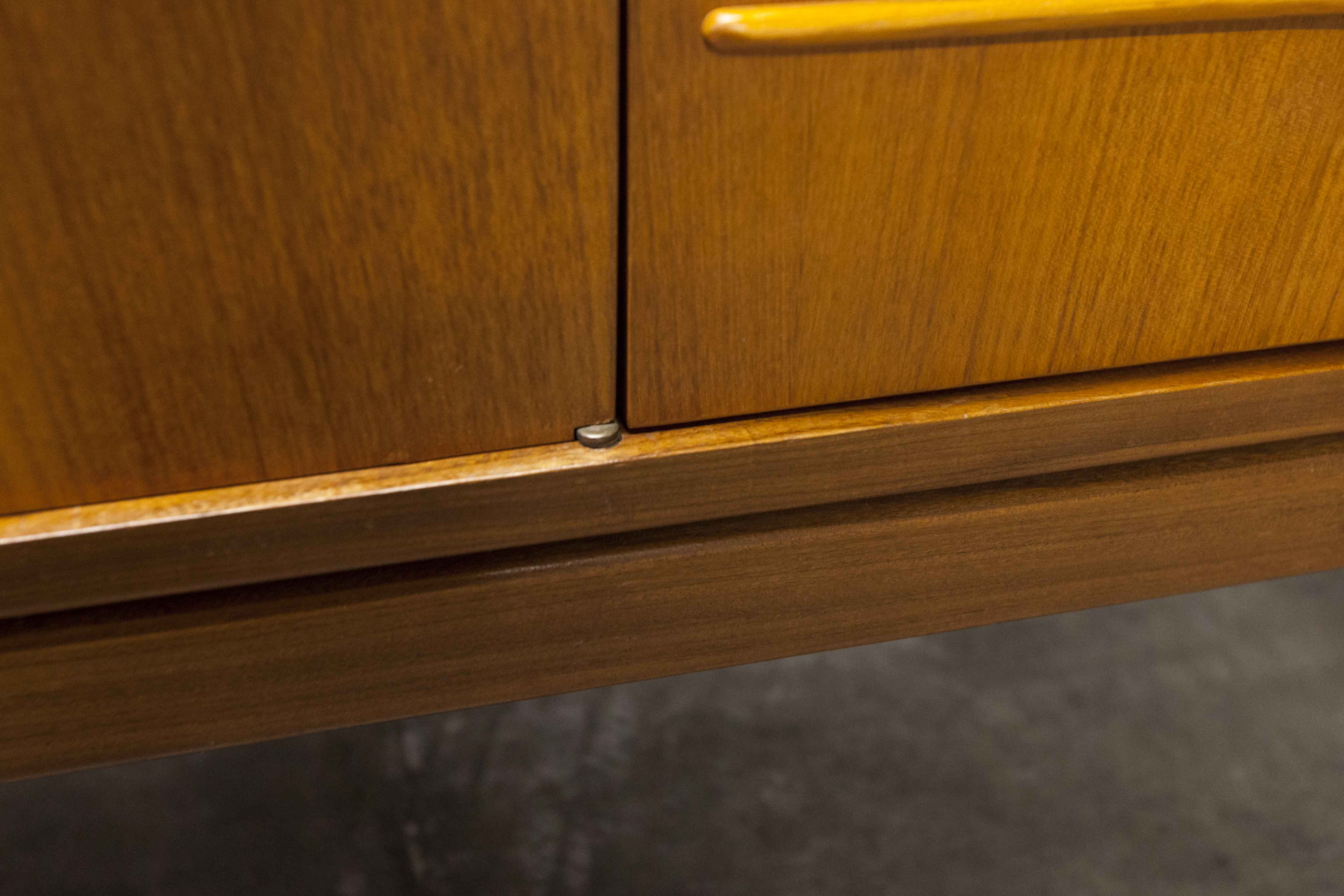Armoire scandinave en teck 1969 NF Ameublement 202