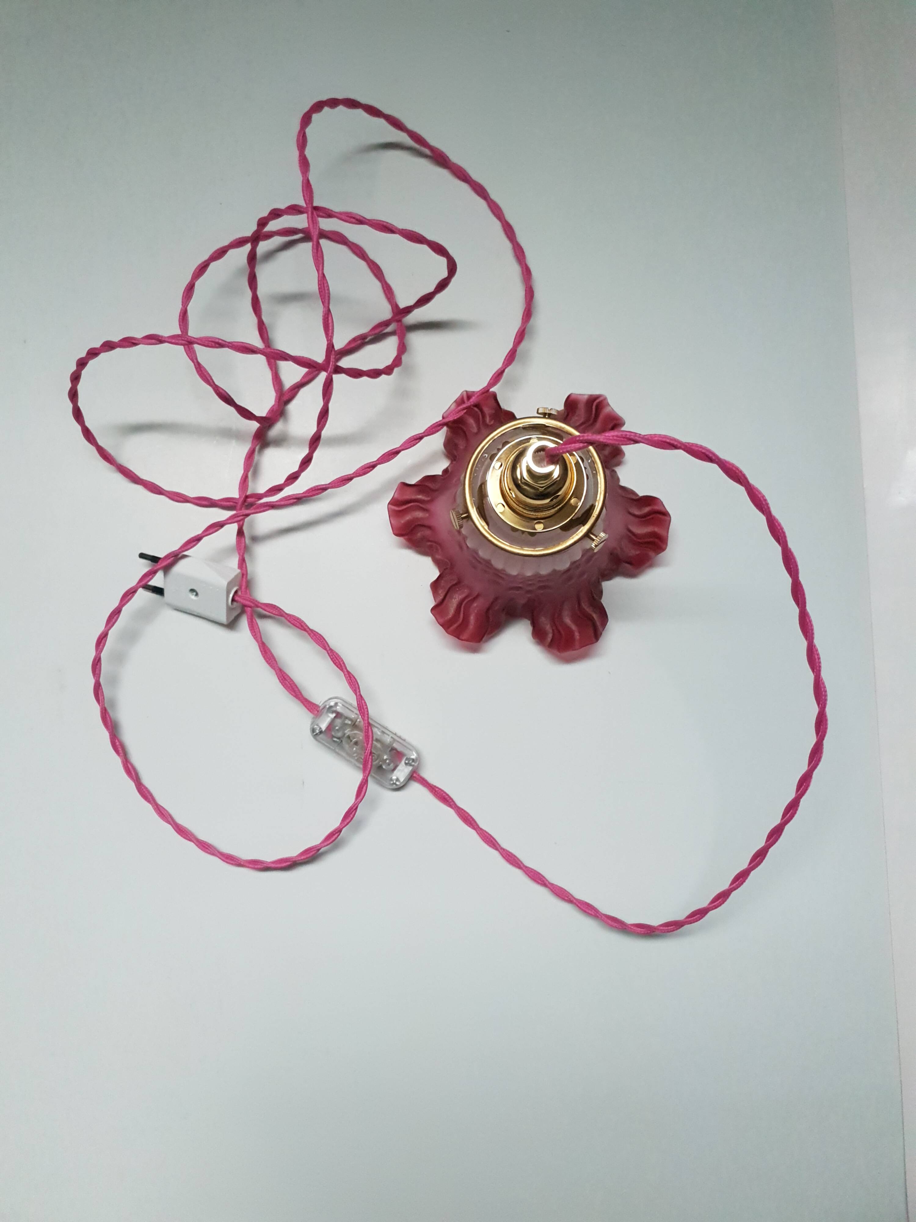 Baladeuse/ lampe/ suspension tulipe rose et doré vintage