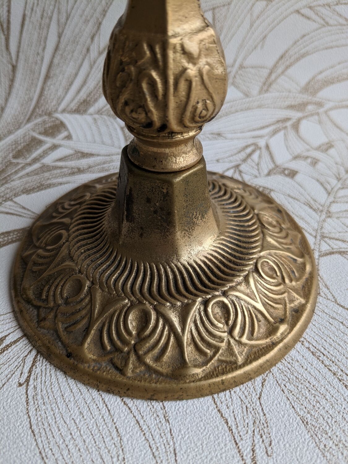 Chandeliers en bronze style Louis XVI