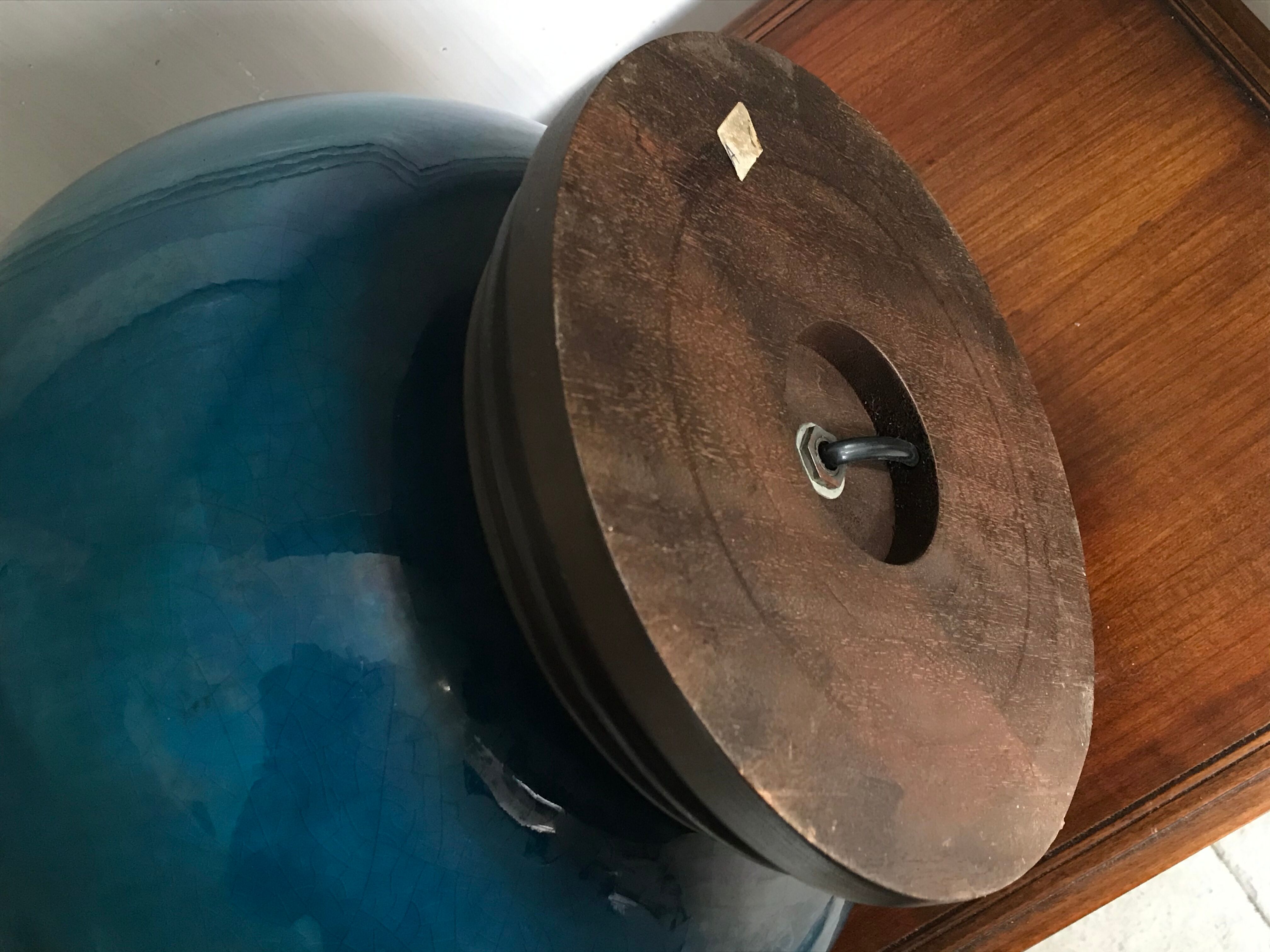 Vintage cracked ceramic lamp