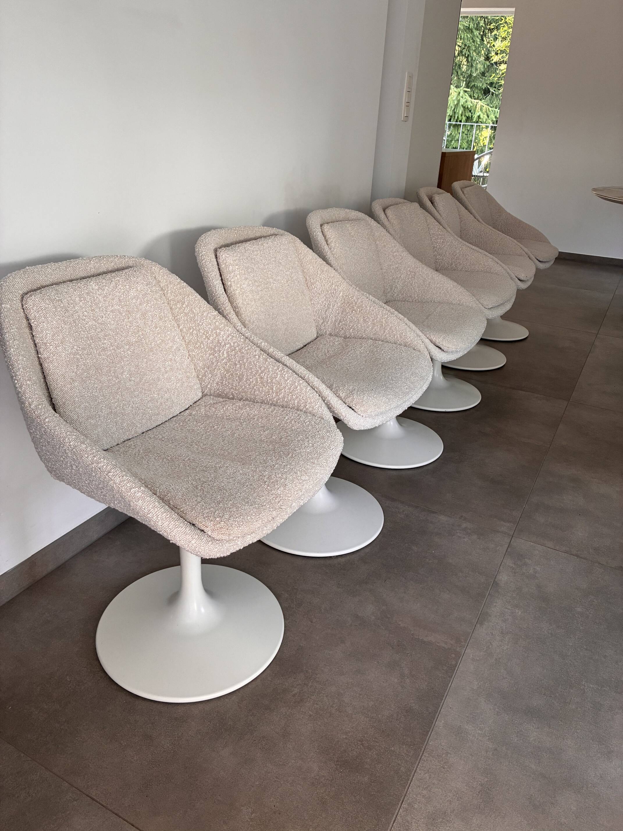 Table et 6 chaises style Mid-Century Modern, Juntoo