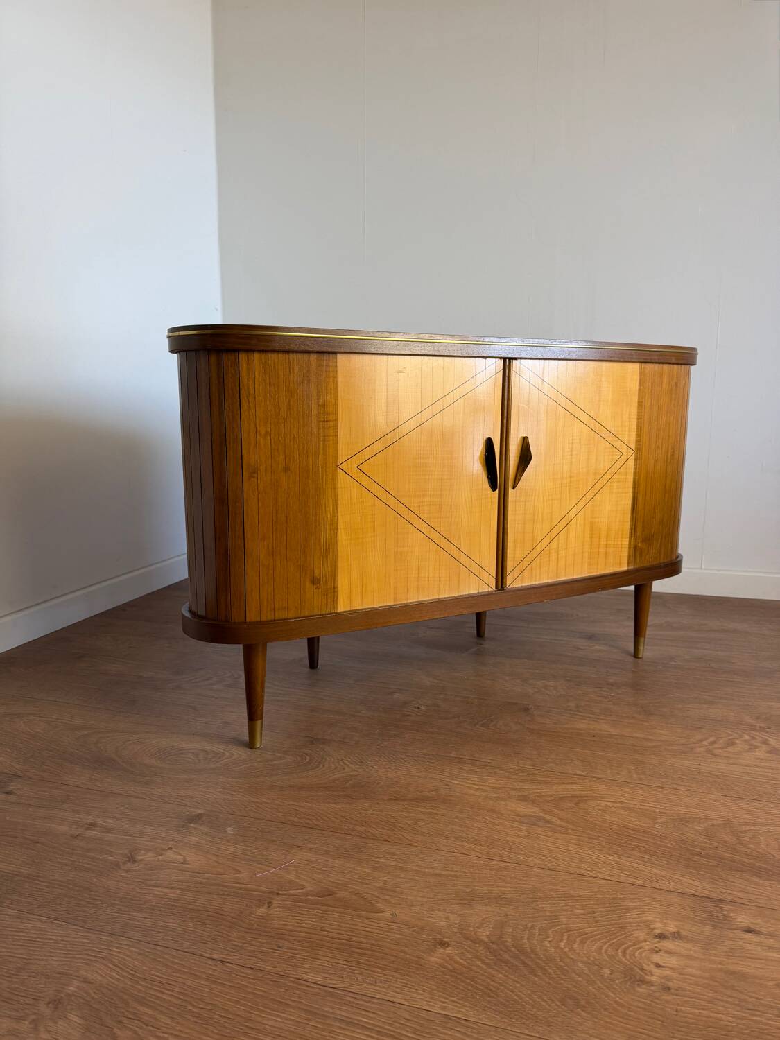 Meuble bar vintage à plateau tournant – l’esprit cocktail des années 50