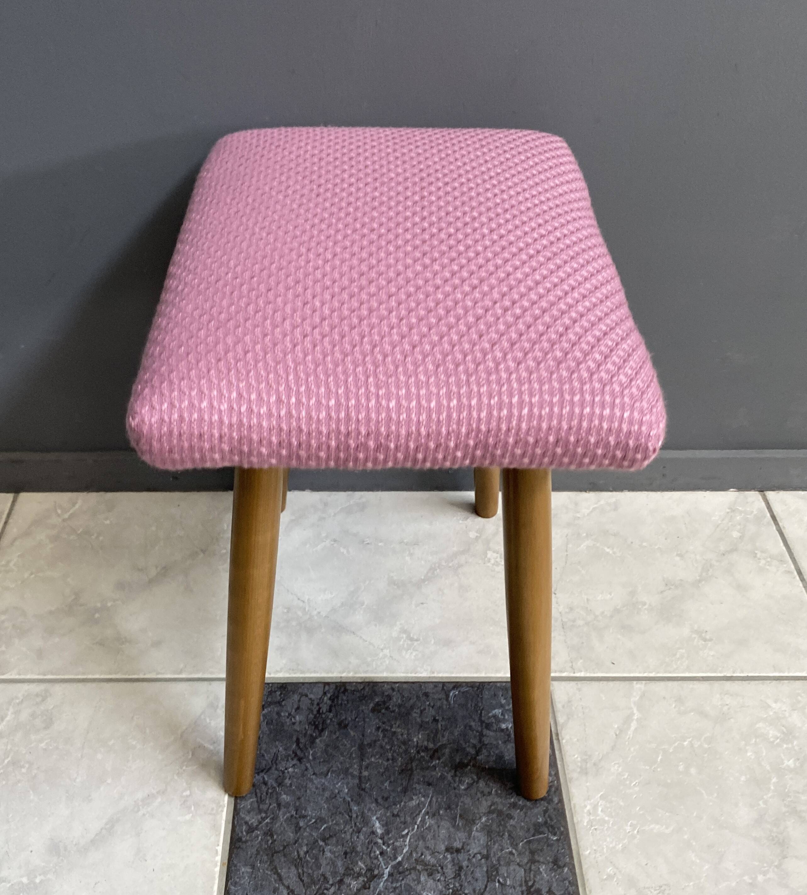 Tabouret rose années 1960