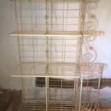 Lot bakery shelves