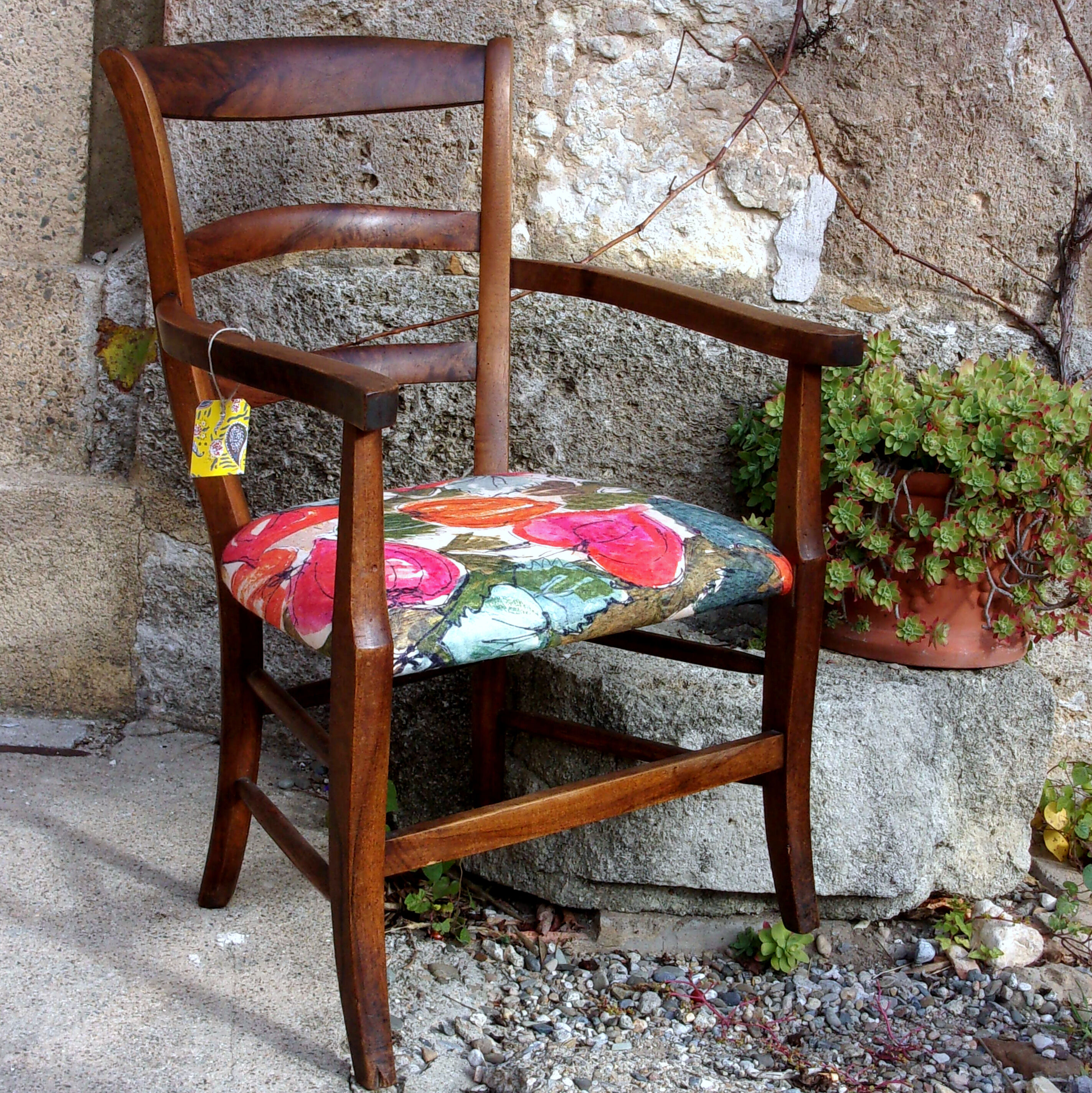 Chair in Walnut at the beginning of the 20th