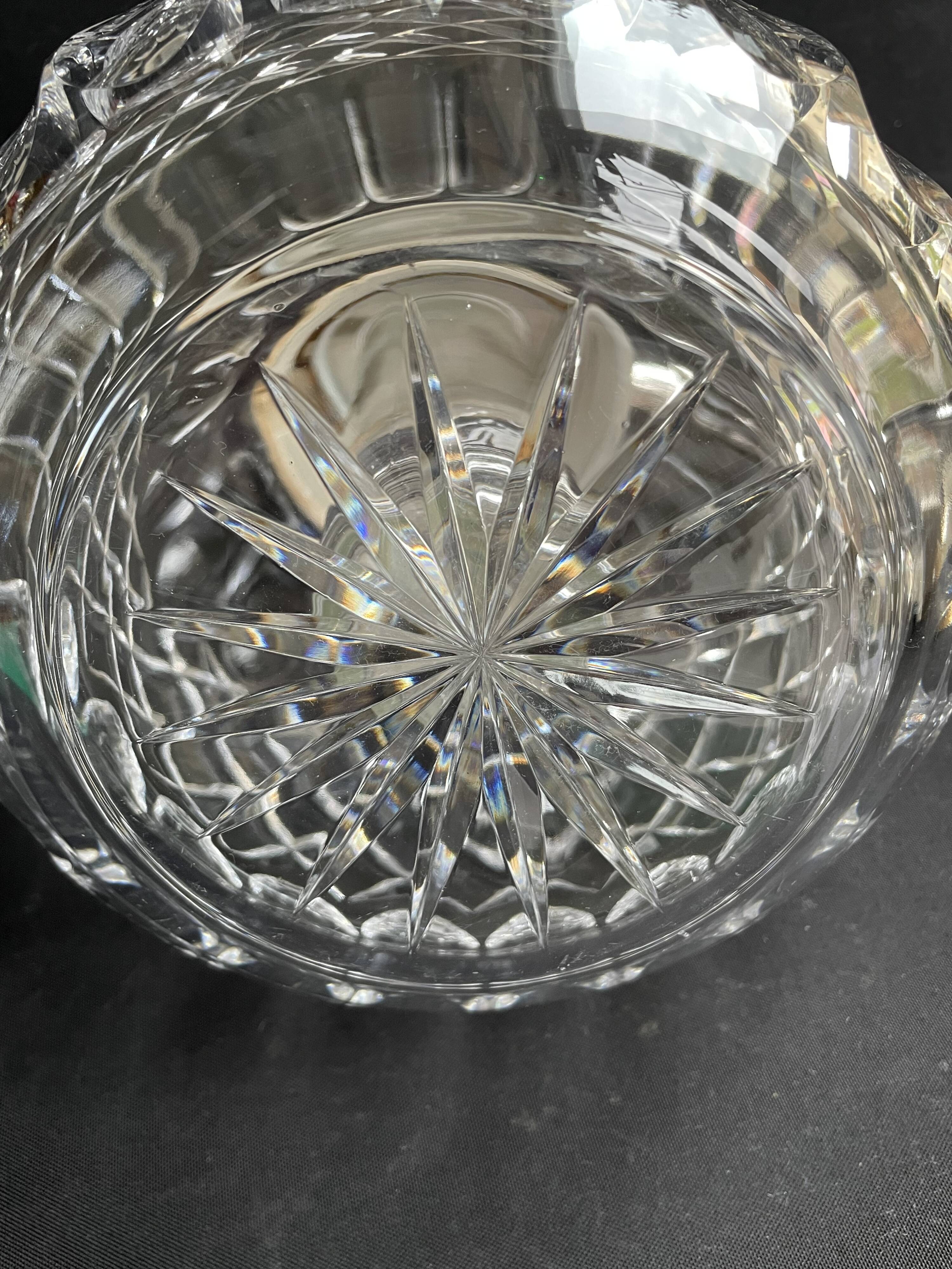 Important jug with ice reserve in cut crystal and silver-plated metal