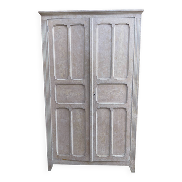 Armoire parisienne
