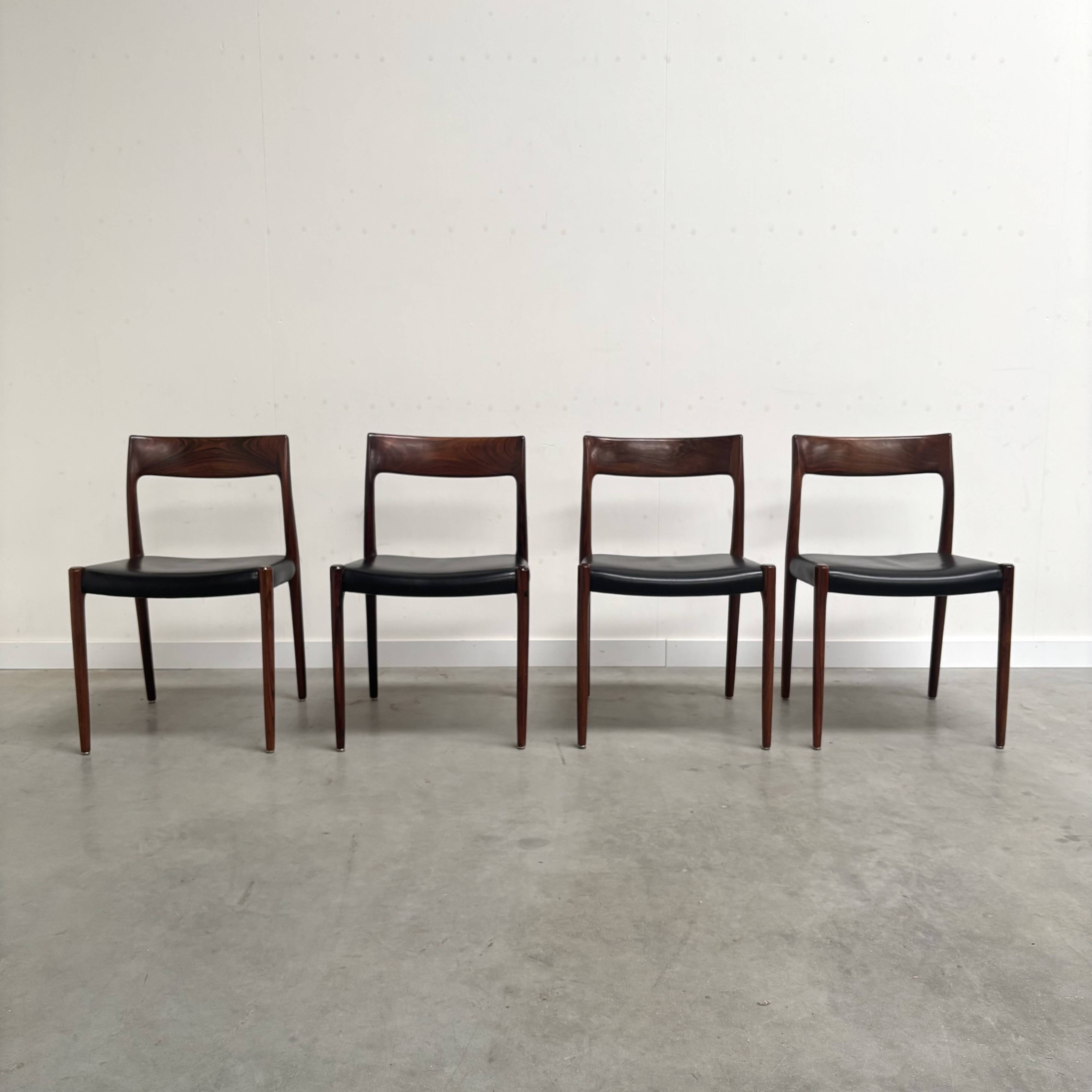4 chaises de salle à manger Møller 77, Danemark, années 1960