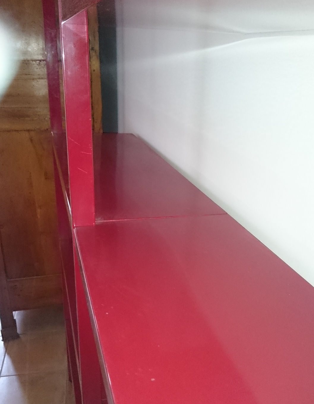 Habitat 'influence' shefves, red metal burgundy