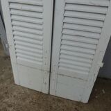 Volets anciens en bois persiennes 2 battants