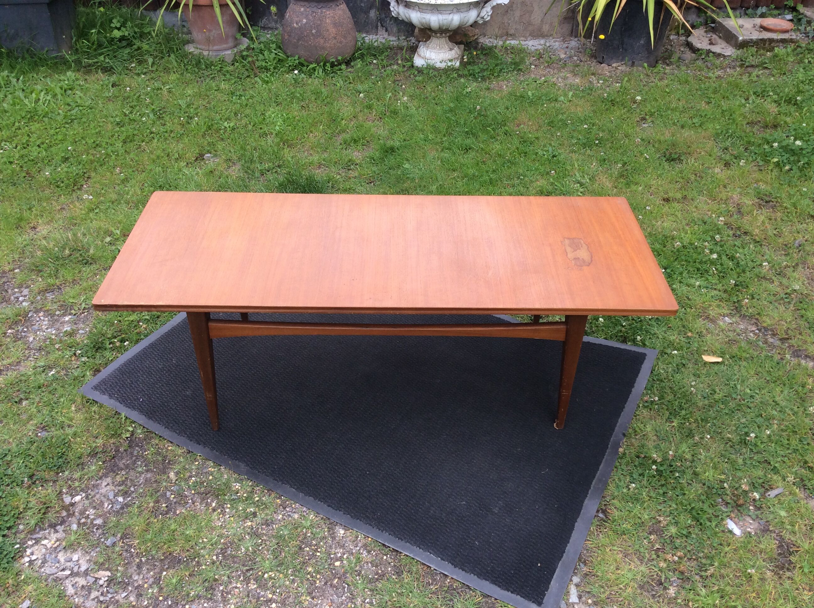 Table basse scandinave en teck
