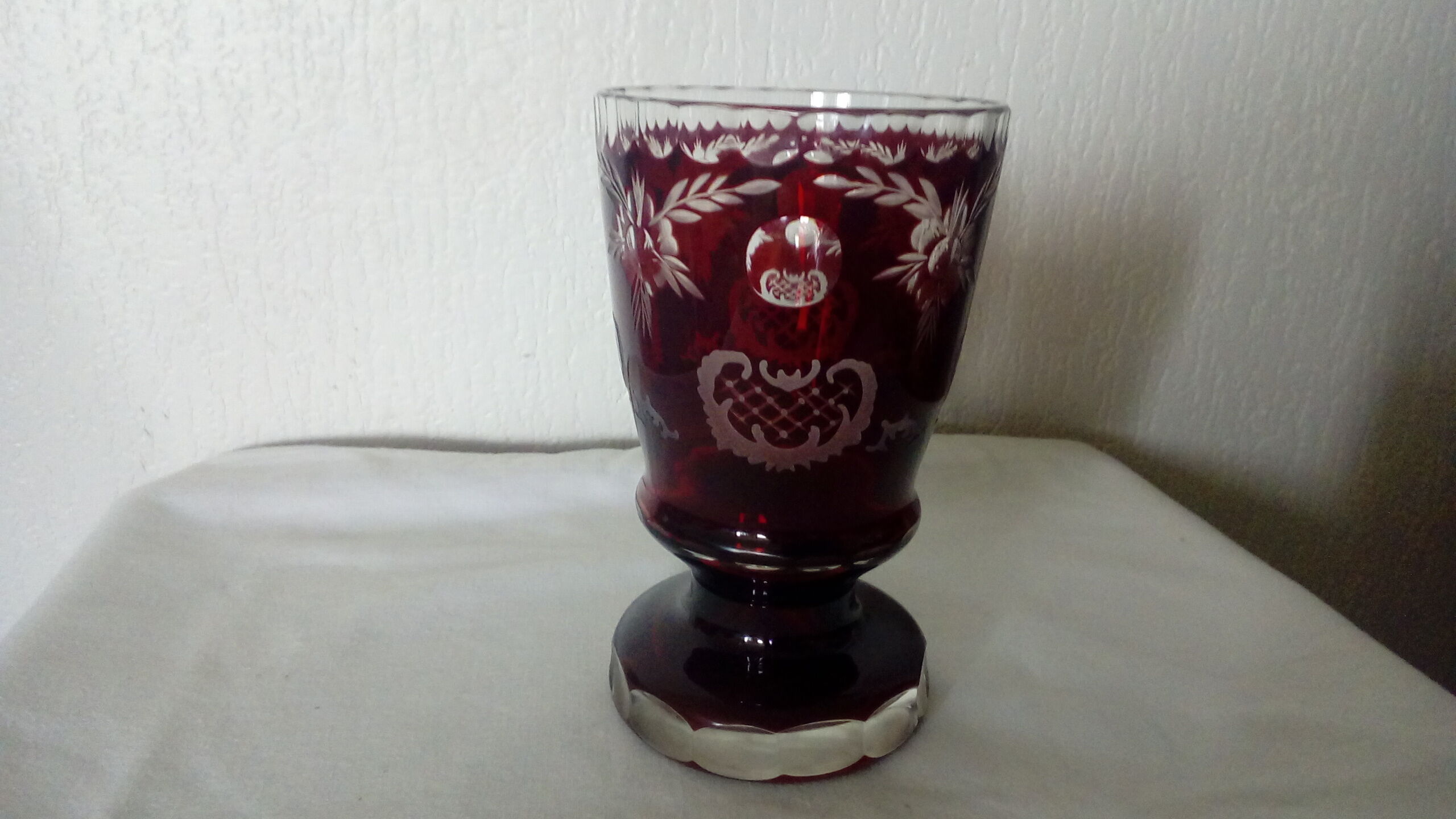 Violet vase in bohemian crystal foot shower