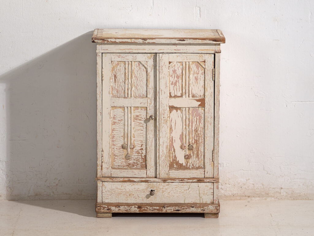 Antique painted pine wardrobe – Central Europe, circa 1900