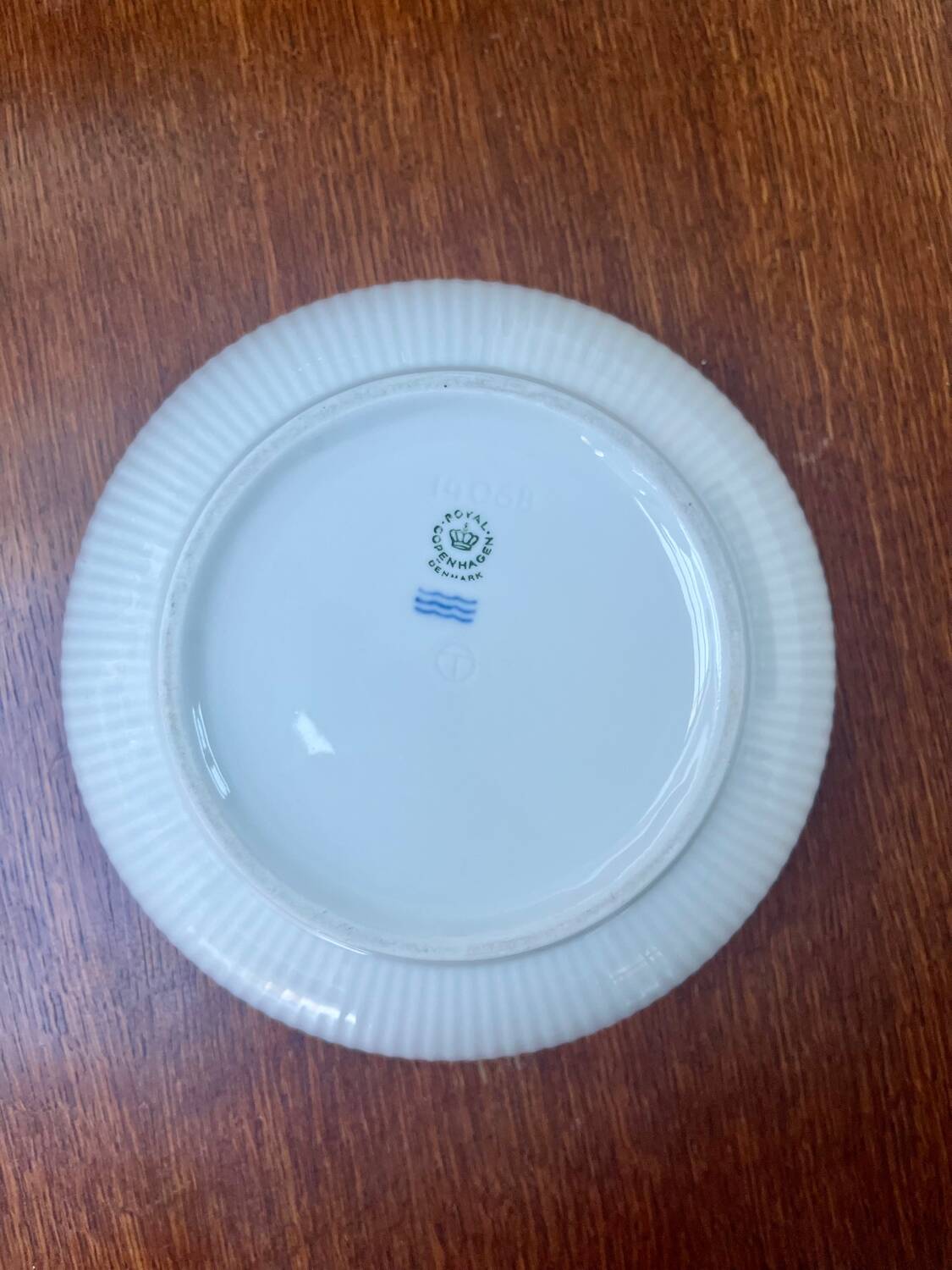 Soup tureen and large bowl in ribbed white porcelain, Royal Copenhagen