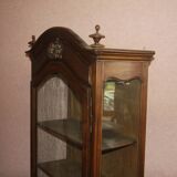 Beech display cabinet, 3 shelves, very good condition.