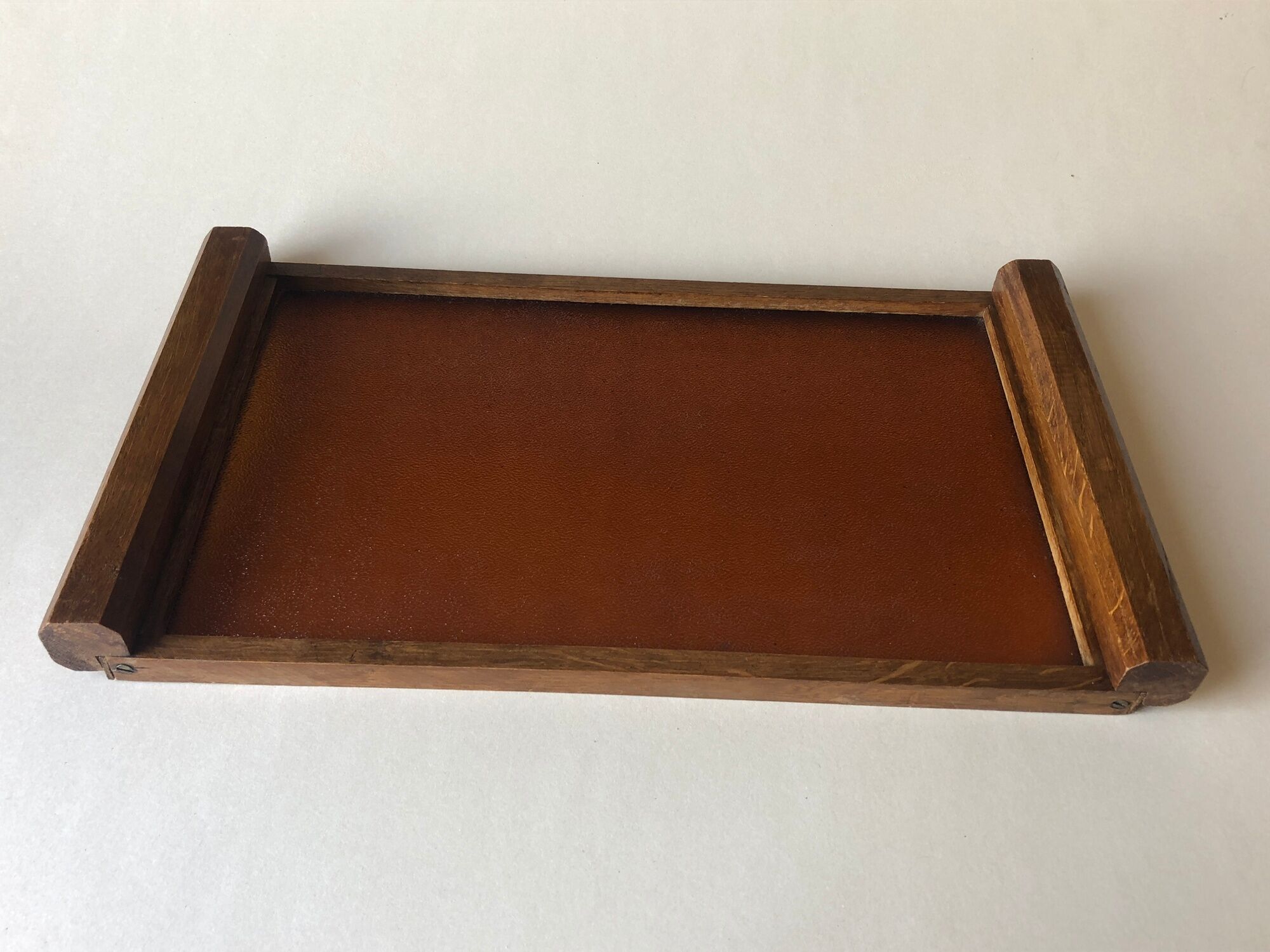 Plateau bois et verre granité couleur ambre