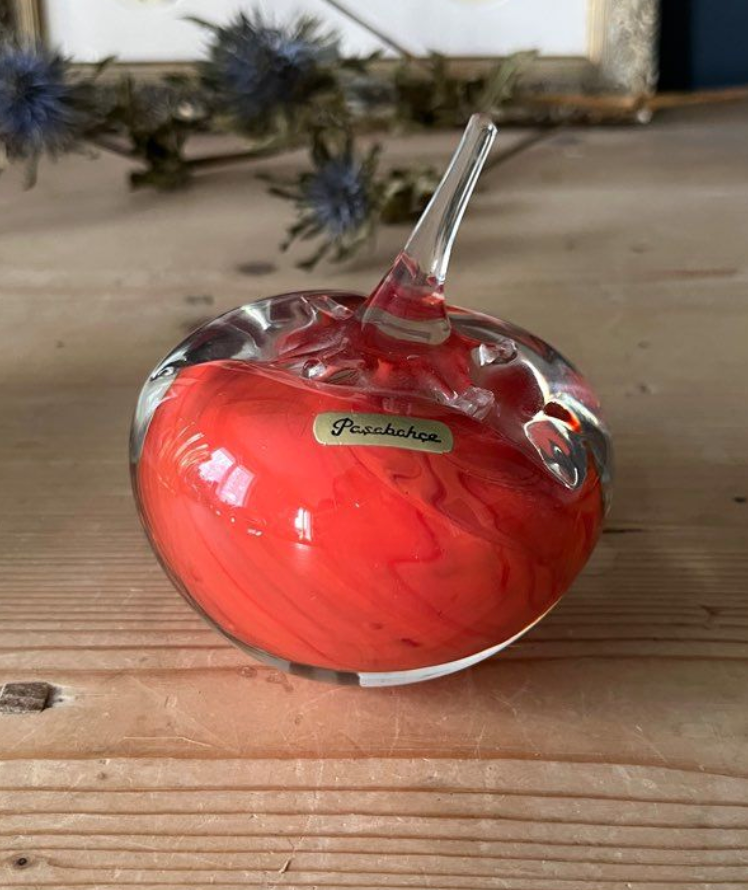 Glass apple