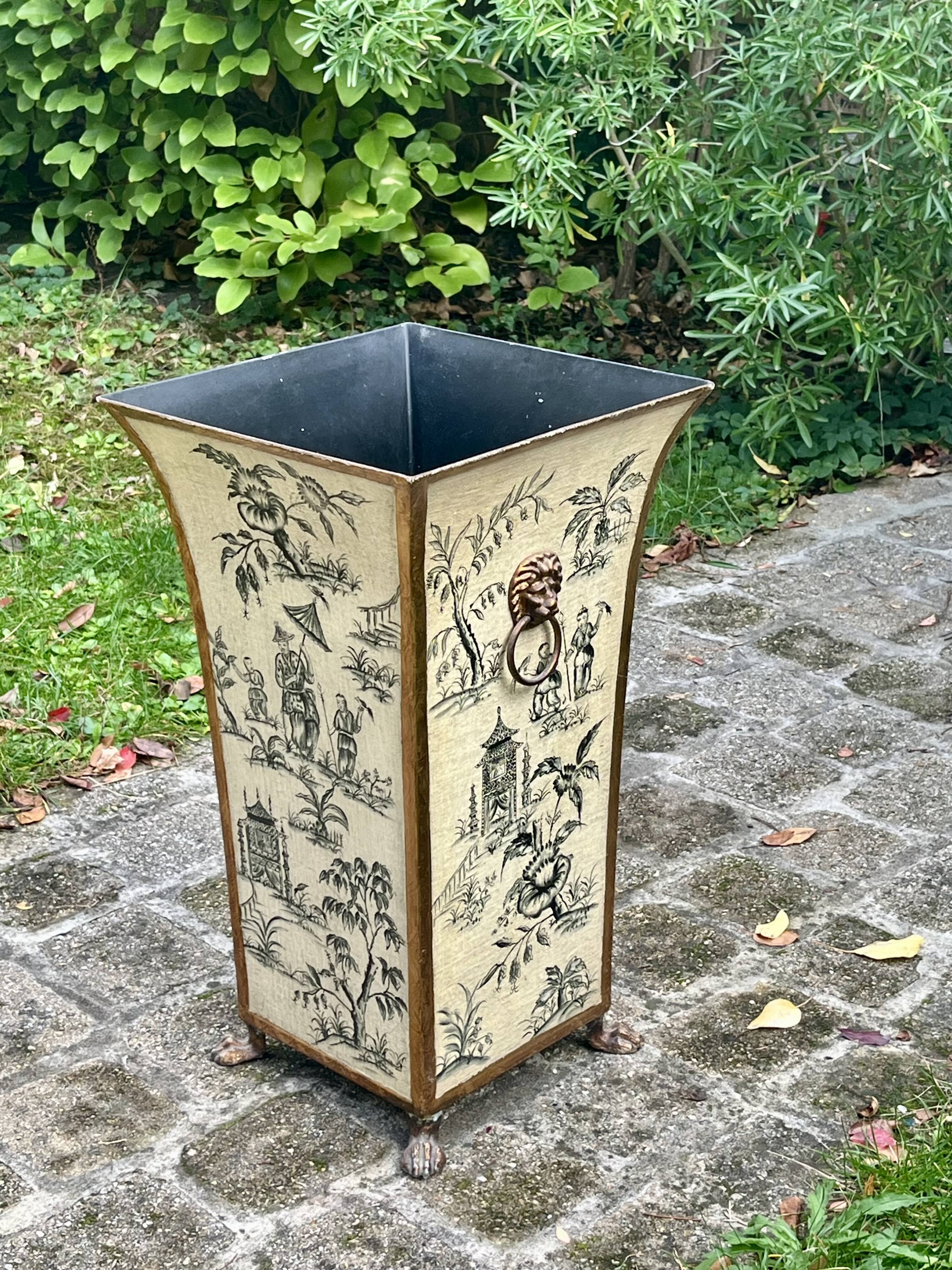 Large metal cache-pot - Chinese decoration - Lion's paws - Very good condition