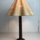 Lampe de table française en bois tourné dans le style de Charles Dudouyt, années 1950