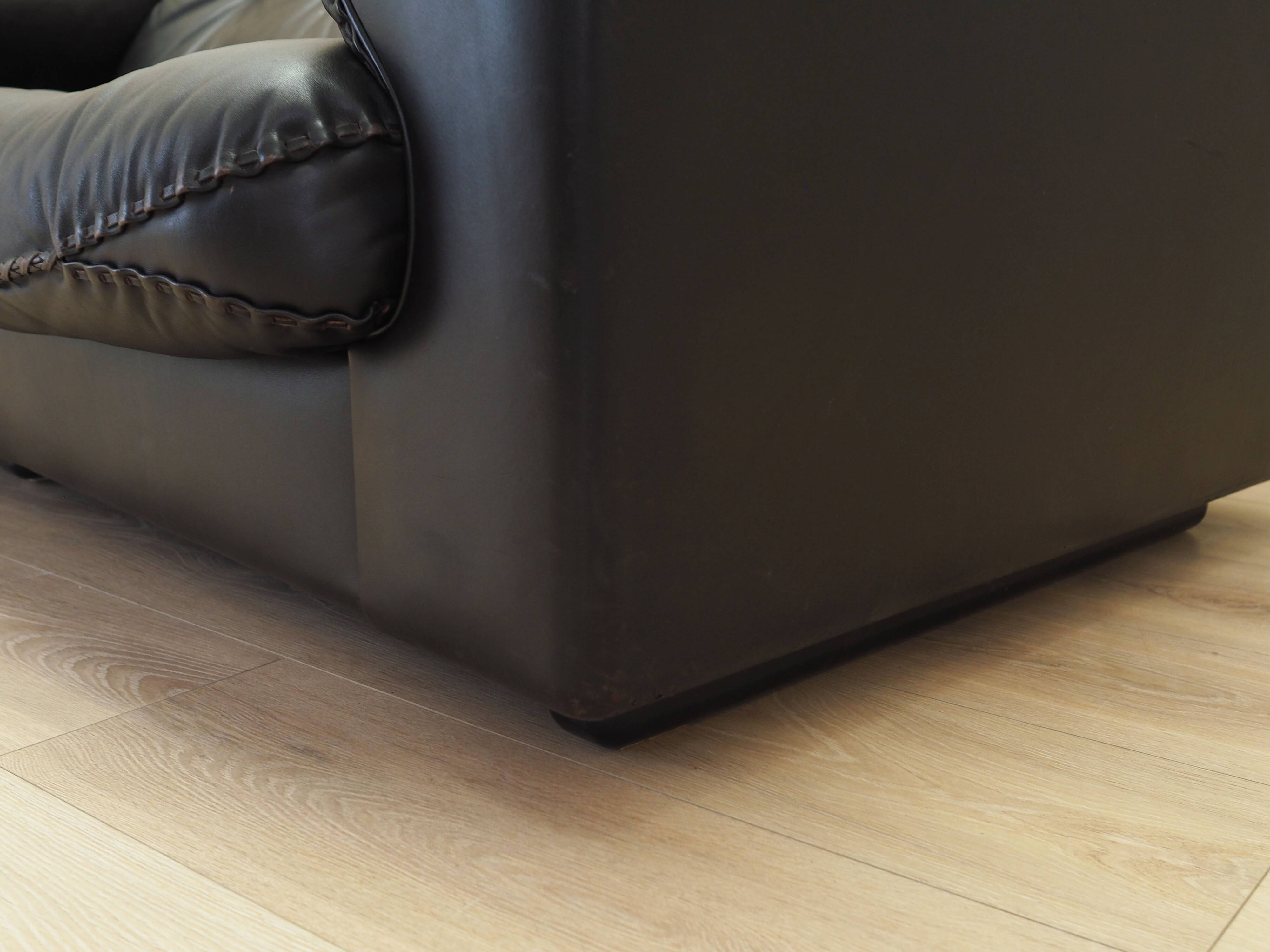 Brown leather sofa, Swiss design, 1970s