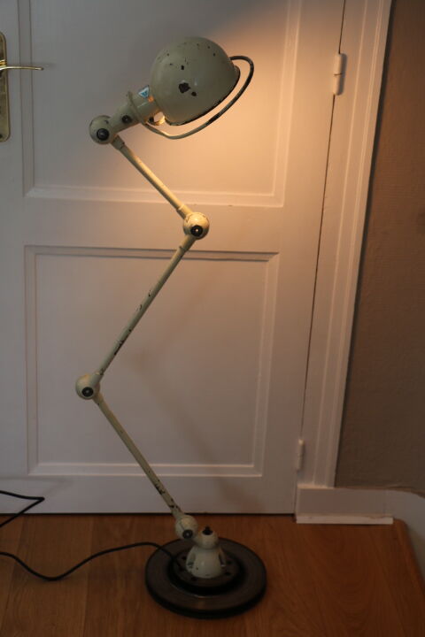Jielde 3 white arm lamp