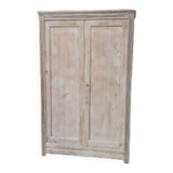Armoire en bois naturel