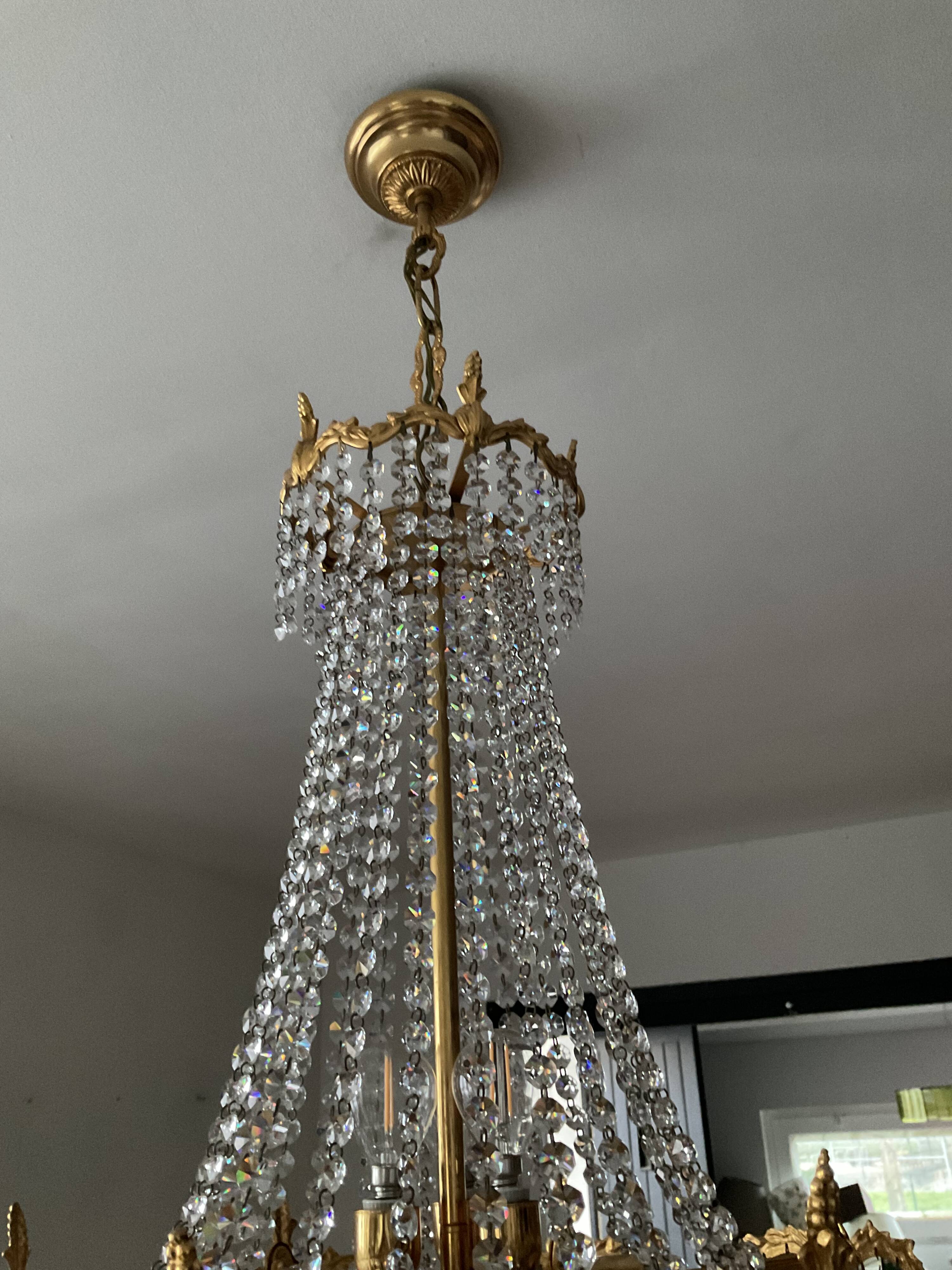 Balloon chandelier in bronze and crystal pendants