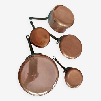 Set of 5 copper saucepans